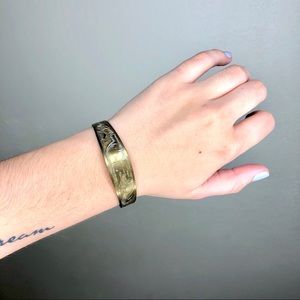 VTG gold elephant bracelet